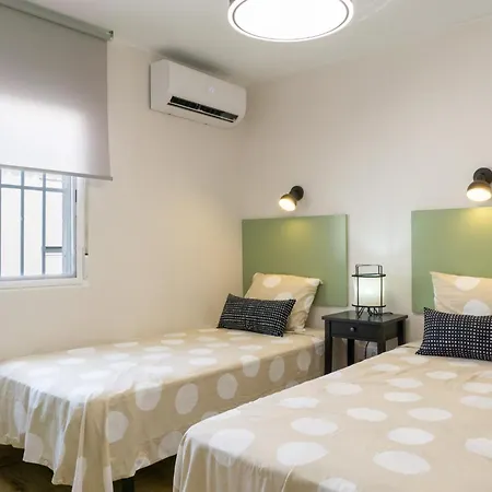 Chalet En Primera Linea De Playa Malaga