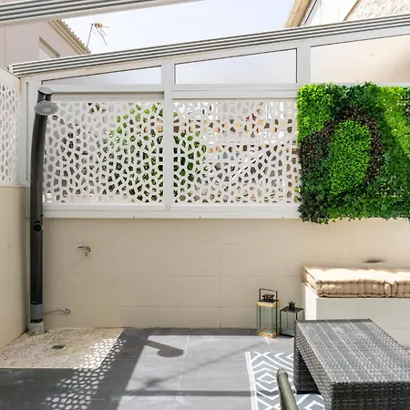 Chalet En Primera Linea De Playa Malaga
